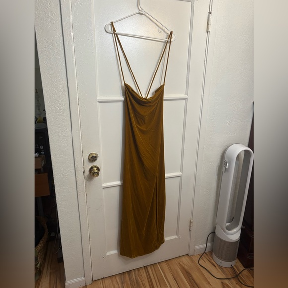 NWT Staud Bellamy Lace-Up Back Velvet Midi Dress - Picture 2 of 6